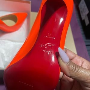 Hot ! RED BOTTOMS - NEVER WORN , receipt in hand !!!!!!